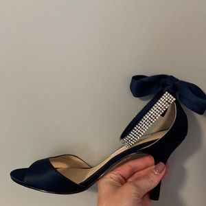 🦋💎💙Navy Blue Heels w/ Bow